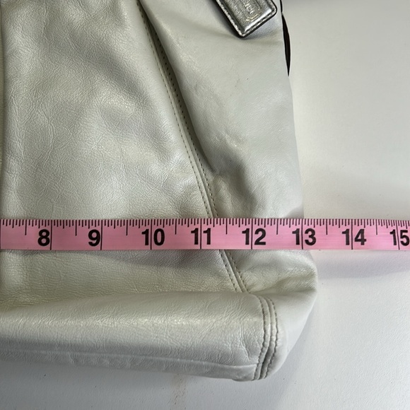 COACH PEARLESCENT WHITE & SILVER LEATHER ASHLEY DUAL SHOULDER OR CROSSBODY BAG - Picture 13 of 16